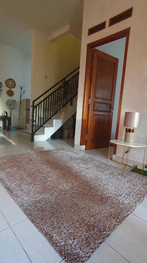 House In Bekasi Timur Villa Eksteriør bilde